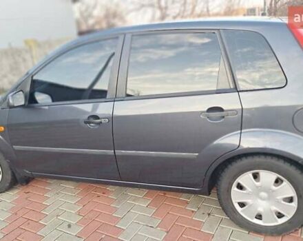 Серый Форд Фиеста, объемом двигателя 1.39 л и пробегом 269 тыс. км за 3800 $, фото 1 на Automoto.ua