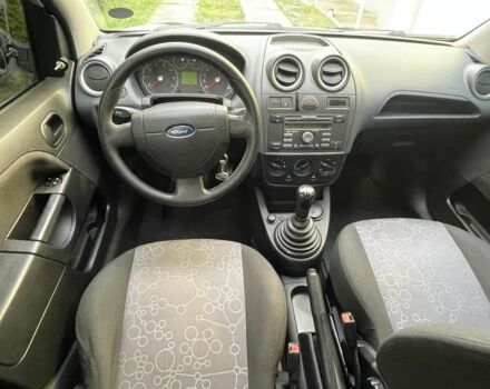 Сірий Форд Фієста, об'ємом двигуна 1.4 л та пробігом 300 тис. км за 2999 $, фото 10 на Automoto.ua