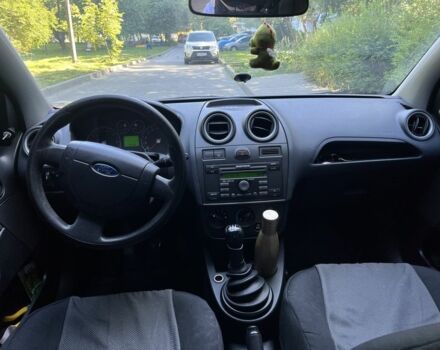 Серый Форд Фиеста, объемом двигателя 1.2 л и пробегом 175 тыс. км за 3900 $, фото 15 на Automoto.ua