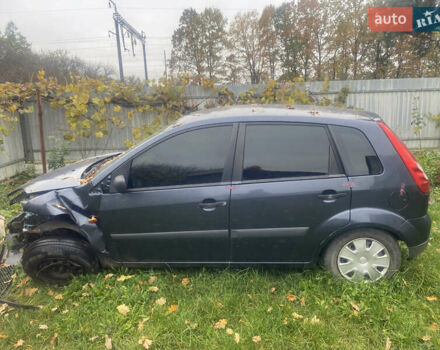 Форд Фиеста 2008 в Шепетовке на Automoto.ua Серый Форд Фиеста, объемом двигателя 1.24 л и пробегом 30 тыс. км за 1000 $, фото 4 на Automoto.ua