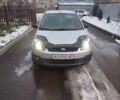 Серый Форд Фиеста, объемом двигателя 1.4 л и пробегом 317 тыс. км за 3500 $, фото 1 на Automoto.ua