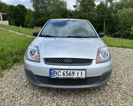 Серый Форд Фиеста, объемом двигателя 1.2 л и пробегом 175 тыс. км за 3900 $, фото 2 на Automoto.ua