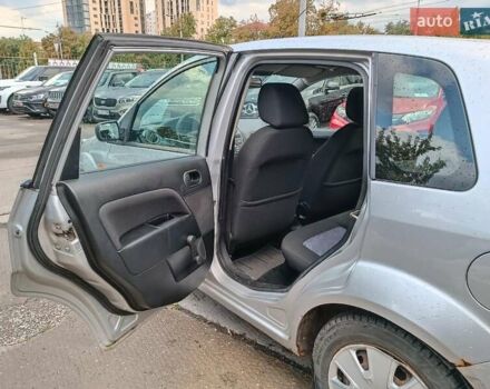 Серый Форд Фиеста, объемом двигателя 1.2 л и пробегом 110 тыс. км за 4490 $, фото 10 на Automoto.ua