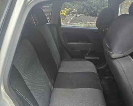 Сірий Форд Фієста, об'ємом двигуна 1.39 л та пробігом 130 тис. км за 5200 $, фото 7 на Automoto.ua