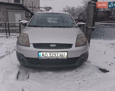 Сірий Форд Фієста, об'ємом двигуна 1.39 л та пробігом 200 тис. км за 3390 $, фото 6 на Automoto.ua