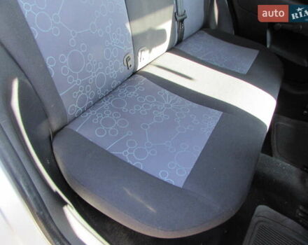 Серый Форд Фиеста, объемом двигателя 1.39 л и пробегом 223 тыс. км за 4200 $, фото 15 на Automoto.ua