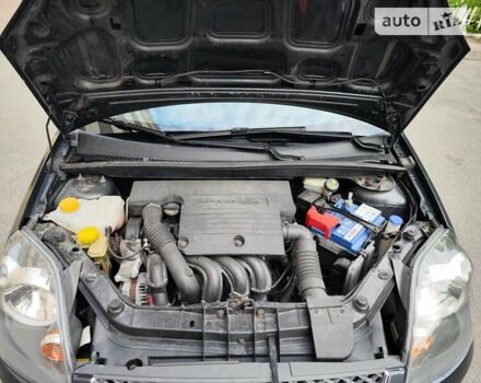 Серый Форд Фиеста, объемом двигателя 1.6 л и пробегом 181 тыс. км за 5500 $, фото 31 на Automoto.ua