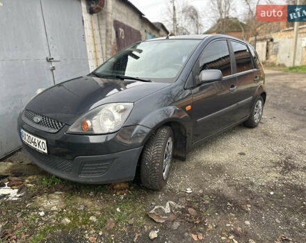 Серый Форд Фиеста, объемом двигателя 1.24 л и пробегом 234 тыс. км за 4200 $, фото 21 на Automoto.ua