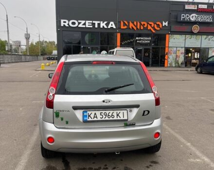 Серый Форд Фиеста, объемом двигателя 1.4 л и пробегом 230 тыс. км за 2800 $, фото 2 на Automoto.ua