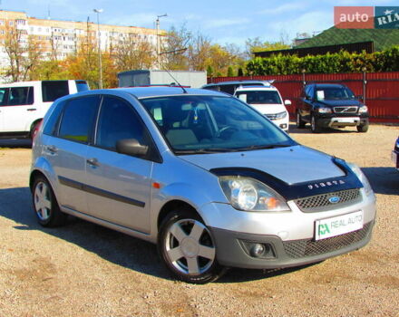 Серый Форд Фиеста, объемом двигателя 1.39 л и пробегом 223 тыс. км за 4200 $, фото 3 на Automoto.ua