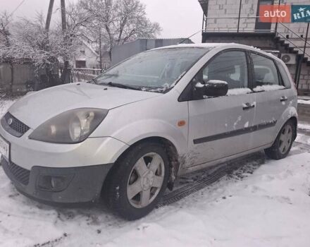 Сірий Форд Фієста, об'ємом двигуна 1.39 л та пробігом 200 тис. км за 3390 $, фото 5 на Automoto.ua