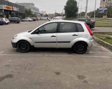 Серый Форд Фиеста, объемом двигателя 1.4 л и пробегом 230 тыс. км за 2800 $, фото 4 на Automoto.ua