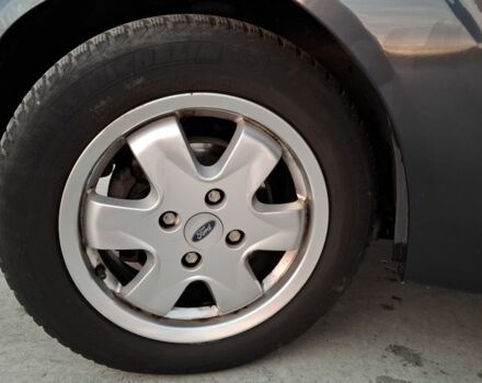 Сірий Форд Фієста, об'ємом двигуна 1.4 л та пробігом 250 тис. км за 4400 $, фото 18 на Automoto.ua