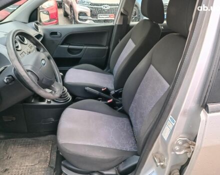 Серый Форд Фиеста, объемом двигателя 1.2 л и пробегом 110 тыс. км за 4490 $, фото 16 на Automoto.ua