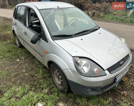 Сірий Форд Фієста, об'ємом двигуна 1.39 л та пробігом 88 тис. км за 1000 $, фото 4 на Automoto.ua