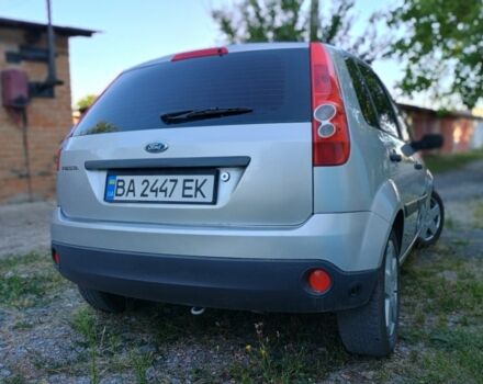 Сірий Форд Фієста, об'ємом двигуна 1.3 л та пробігом 223 тис. км за 3800 $, фото 3 на Automoto.ua