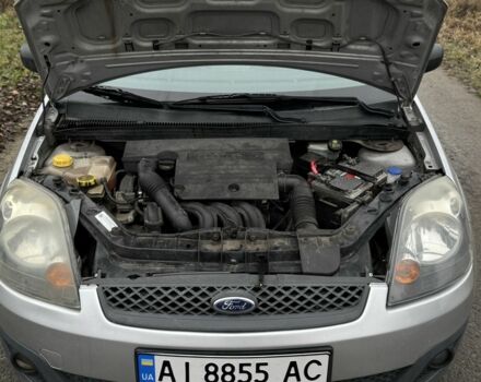 Сірий Форд Фієста, об'ємом двигуна 1.4 л та пробігом 157 тис. км за 4000 $, фото 5 на Automoto.ua