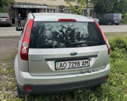Серый Форд Фиеста, объемом двигателя 1.4 л и пробегом 295 тыс. км за 3500 $, фото 9 на Automoto.ua