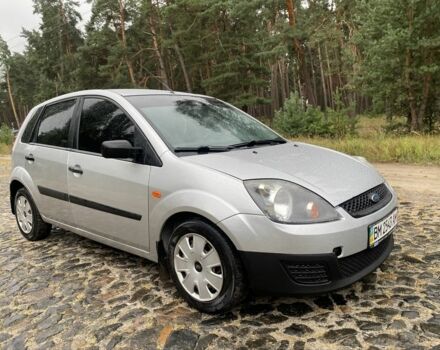 Серый Форд Фиеста, объемом двигателя 1.3 л и пробегом 175 тыс. км за 3950 $, фото 2 на Automoto.ua