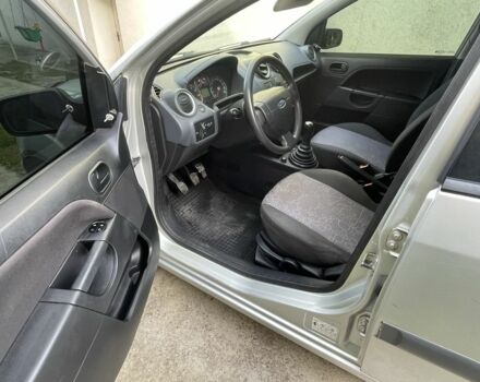 Сірий Форд Фієста, об'ємом двигуна 1.4 л та пробігом 300 тис. км за 2999 $, фото 7 на Automoto.ua