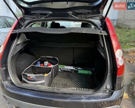 Сірий Форд Фієста, об'ємом двигуна 1.39 л та пробігом 149 тис. км за 3500 $, фото 3 на Automoto.ua