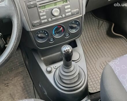 Серый Форд Фиеста, объемом двигателя 1.2 л и пробегом 110 тыс. км за 4490 $, фото 14 на Automoto.ua