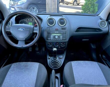 Серый Форд Фиеста, объемом двигателя 1.4 л и пробегом 95 тыс. км за 4300 $, фото 4 на Automoto.ua