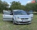 Серый Форд Фиеста, объемом двигателя 1.39 л и пробегом 150 тыс. км за 4000 $, фото 6 на Automoto.ua