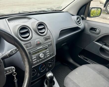 Сірий Форд Фієста, об'ємом двигуна 1.2 л та пробігом 172 тис. км за 3800 $, фото 1 на Automoto.ua