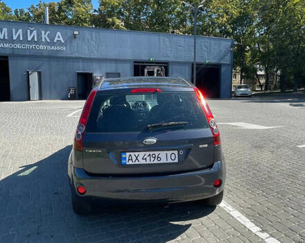 Серый Форд Фиеста, объемом двигателя 1.4 л и пробегом 250 тыс. км за 3500 $, фото 4 на Automoto.ua