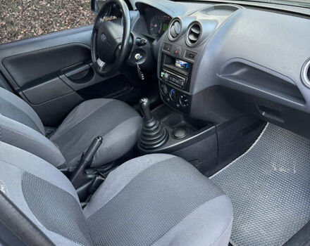 Сірий Форд Фієста, об'ємом двигуна 1.24 л та пробігом 234 тис. км за 4200 $, фото 10 на Automoto.ua