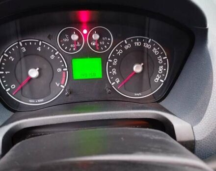 Серый Форд Фиеста, объемом двигателя 1.4 л и пробегом 154 тыс. км за 4100 $, фото 5 на Automoto.ua