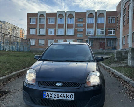 Серый Форд Фиеста, объемом двигателя 1.24 л и пробегом 234 тыс. км за 4200 $, фото 2 на Automoto.ua