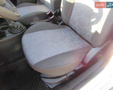 Серый Форд Фиеста, объемом двигателя 1.39 л и пробегом 223 тыс. км за 4200 $, фото 8 на Automoto.ua