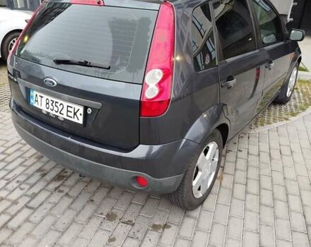 Серый Форд Фиеста, объемом двигателя 1.4 л и пробегом 154 тыс. км за 4100 $, фото 1 на Automoto.ua