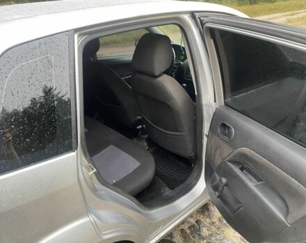 Серый Форд Фиеста, объемом двигателя 1.3 л и пробегом 175 тыс. км за 3950 $, фото 12 на Automoto.ua