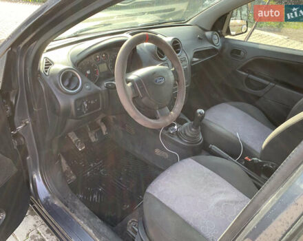 Сірий Форд Фієста, об'ємом двигуна 1.4 л та пробігом 161 тис. км за 2750 $, фото 8 на Automoto.ua