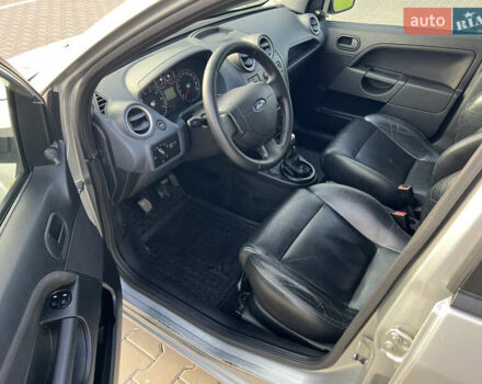 Сірий Форд Фієста, об'ємом двигуна 1.4 л та пробігом 202 тис. км за 4700 $, фото 19 на Automoto.ua