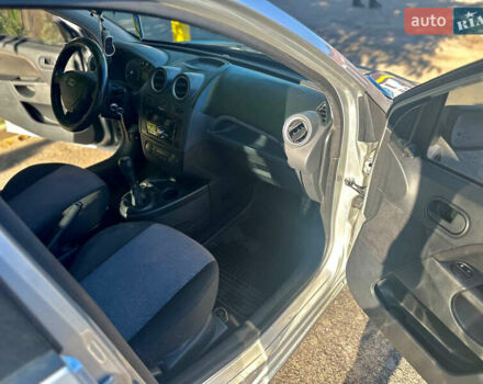 Форд Фиеста 2008 в Сумах на Automoto.ua Серый Форд Фиеста, объемом двигателя 1.4 л и пробегом 216 тыс. км за 4000 $, фото 5 на Automoto.ua
