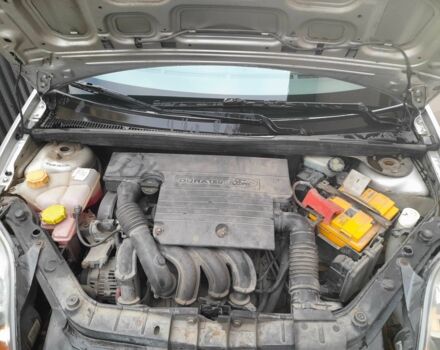 Сірий Форд Фієста, об'ємом двигуна 1.4 л та пробігом 197 тис. км за 3800 $, фото 5 на Automoto.ua