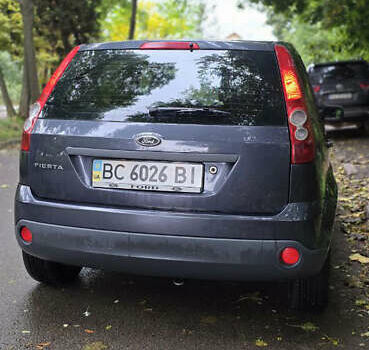 Серый Форд Фиеста, объемом двигателя 1.4 л и пробегом 282 тыс. км за 3300 $, фото 3 на Automoto.ua