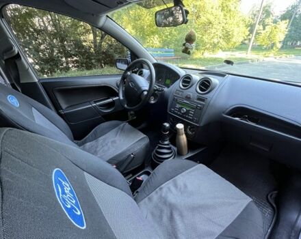 Серый Форд Фиеста, объемом двигателя 1.2 л и пробегом 175 тыс. км за 3900 $, фото 6 на Automoto.ua