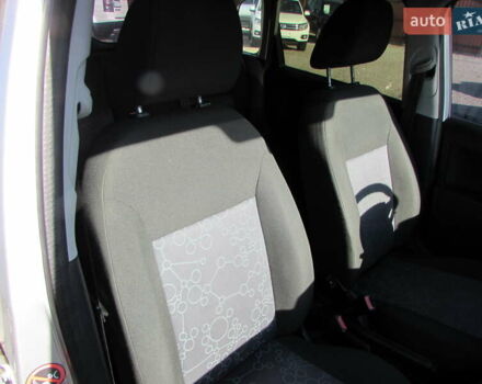 Серый Форд Фиеста, объемом двигателя 1.39 л и пробегом 223 тыс. км за 4200 $, фото 18 на Automoto.ua