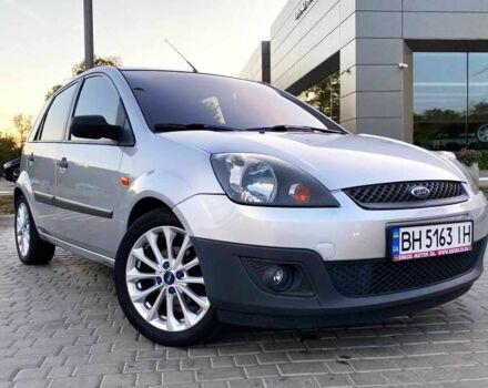 Серый Форд Фиеста, объемом двигателя 1.4 л и пробегом 95 тыс. км за 4300 $, фото 2 на Automoto.ua