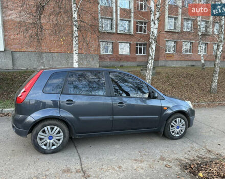 Серый Форд Фиеста, объемом двигателя 1.24 л и пробегом 234 тыс. км за 4200 $, фото 7 на Automoto.ua