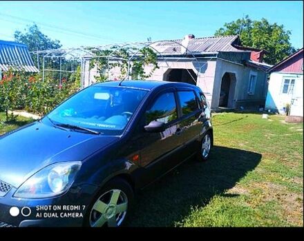 Серый Форд Фиеста, объемом двигателя 1.4 л и пробегом 214 тыс. км за 4200 $, фото 4 на Automoto.ua