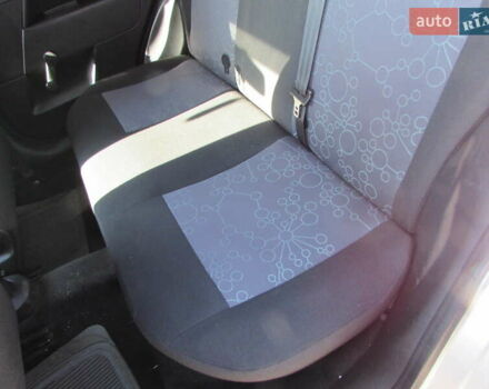 Серый Форд Фиеста, объемом двигателя 1.39 л и пробегом 223 тыс. км за 4200 $, фото 11 на Automoto.ua