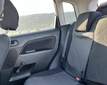 Серый Форд Фиеста, объемом двигателя 1.2 л и пробегом 175 тыс. км за 3900 $, фото 12 на Automoto.ua