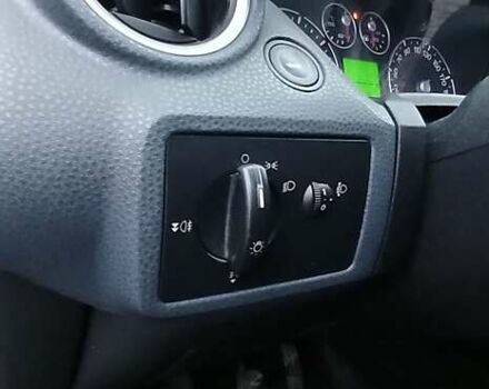 Серый Форд Фиеста, объемом двигателя 1.39 л и пробегом 176 тыс. км за 2100 $, фото 15 на Automoto.ua