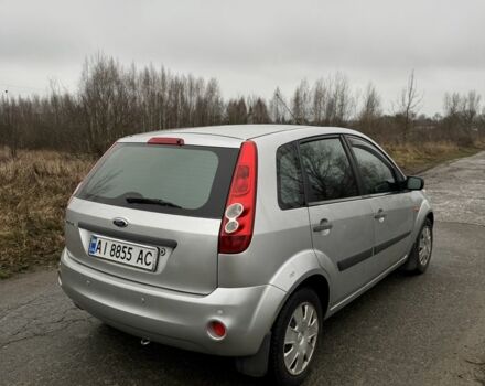 Сірий Форд Фієста, об'ємом двигуна 1.4 л та пробігом 157 тис. км за 4000 $, фото 3 на Automoto.ua